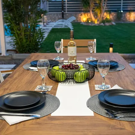 Mariani Ii - In Lothiarika, Newly Renovated June 2024, Private Pool, Lindos 10 Min, 120m *