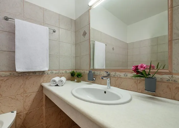 Mariani Ii - In Lothiarika, Newly Renovated June 2024, Private Pool, Lindos 10 Min, 120m Lardos