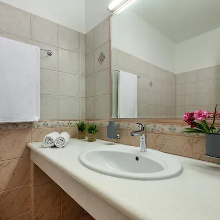 Mariani Ii - In Lothiarika, Newly Renovated June 2024, Private Pool, Lindos 10 Min, 120m Lardos