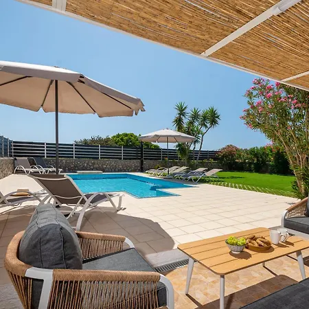 Mariani Ii - In Lothiarika, Newly Renovated, Private Pool, Lindos 10 Min, 120m Villa