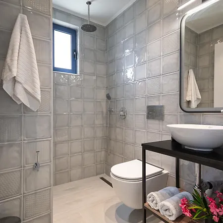 Villa Mariani Ii - In Lothiarika, Newly Renovated, Private Pool, Lindos 10 Min, 120m