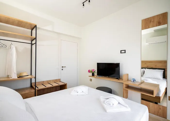 别墅 Mariani Ii - In Lothiarika, Newly Renovated June 2024, Private Pool, Lindos 10 Min, 120m 拉多斯