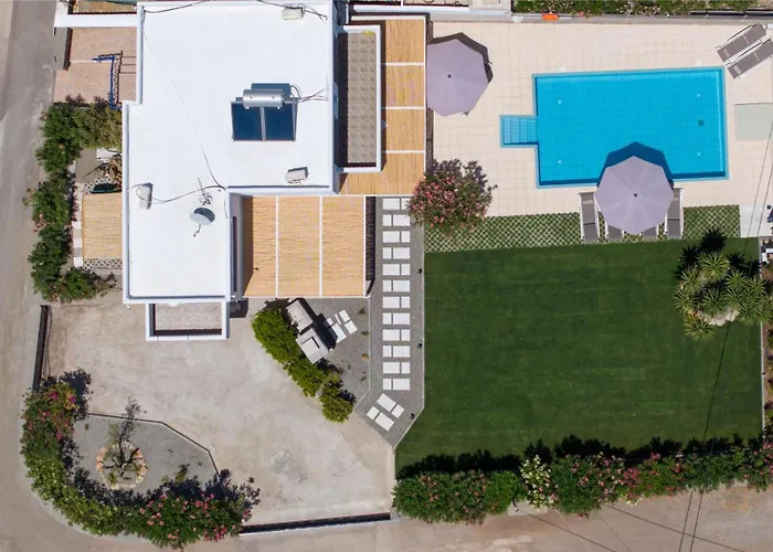 别墅 Mariani Ii - In Lothiarika, Newly Renovated June 2024, Private Pool, Lindos 10 Min, 120m 拉多斯